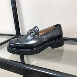 Ferragamo Gancini Buckle Cowhide Business Shoes For Men Black