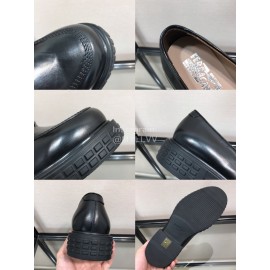 Ferragamo Gancini Buckle Cowhide Business Shoes For Men Black