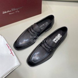 Ferragamo Calf Leather Business Loafers For Men Gray