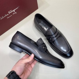 Ferragamo Calf Leather Business Loafers For Men Gray