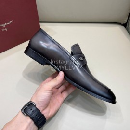 Ferragamo Calf Leather Business Loafers For Men Gray