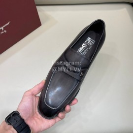 Ferragamo Calf Leather Business Loafers For Men Gray