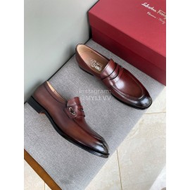 Ferragamo Brown Calf Leather Business Loafers For Men 