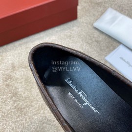Ferragamo Calf Leather Gancini Buckle Business Shoes For Men Coffee