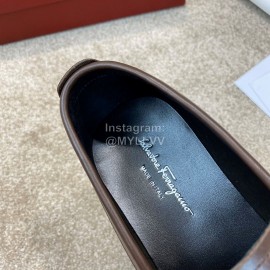 Ferragamo Calf Leather Gancini Buckle Business Shoes For Men Brown