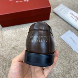 Ferragamo Calf Leather Gancini Buckle Business Shoes For Men Brown