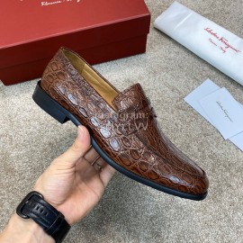 Ferragamo Calf Leather Business Loafers For Men Brown