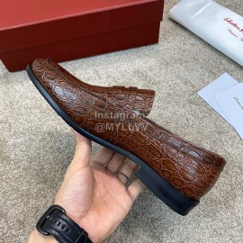 Ferragamo Calf Leather Business Loafers For Men Brown