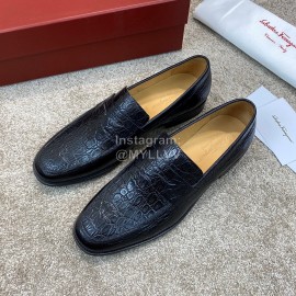Ferragamo Calf Leather Business Loafers For Men Black