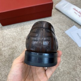 Ferragamo Calf Leather Gancini Buckle Business Loafers For Men 