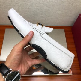Ferragamo Fashion Leather Gancini Buckle Loafers For Men White