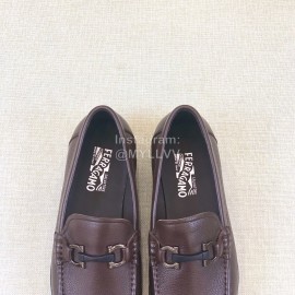 Ferragamo Classic Leather Gancini Buckle Loafers For Men Coffee