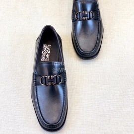 Ferragamo Classic Leather Gancini Buckle Loafers For Men 