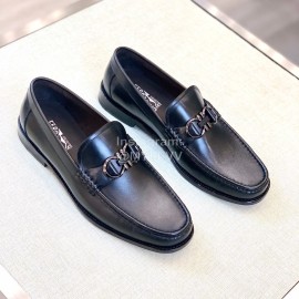 Ferragamo Classic Leather Gancini Buckle Loafers For Men 