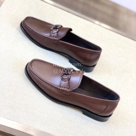 Ferragamo Classic Leather Gancini Buckle Loafers For Men Reddish Brown