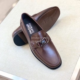 Ferragamo Classic Leather Gancini Buckle Loafers For Men Reddish Brown