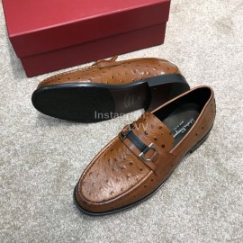 Ferragamo Classic Leather Gancini Buckle Business Loafers For Men Brown