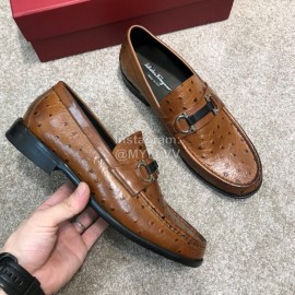 Ferragamo Classic Leather Gancini Buckle Business Loafers For Men Brown