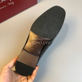 Ferragamo Crocodile Pattern Leather Gancini Buckle Business Shoes For Men Black