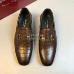 Ferragamo Crocodile Pattern Leather Gancini Buckle Business Shoes For Men Brown