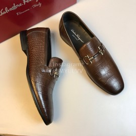 Ferragamo Crocodile Pattern Leather Gancini Buckle Business Shoes For Men Brown