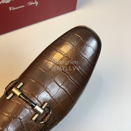 Ferragamo Crocodile Pattern Leather Gancini Buckle Business Shoes For Men Brown