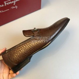 Ferragamo Crocodile Pattern Leather Gancini Buckle Business Shoes For Men Brown