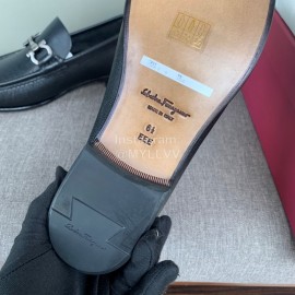 Ferragamo Palmprint Leather Gancini Buckle Business Shoes For Men Black