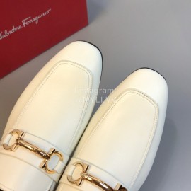 Ferragamo Leather Gancini Buckle Business Shoes For Men White