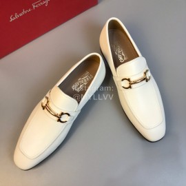 Ferragamo Leather Gancini Buckle Business Shoes For Men White