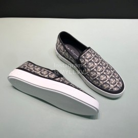 Ferragamo Printed Leather Casual Shoes For Men Black