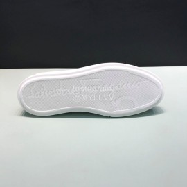 Ferragamo Printed Leather Lace Up Casual Shoes For Men Green