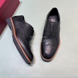 Ferragamo Vintage Calf Brock Carved Casual Shoes For Men Black