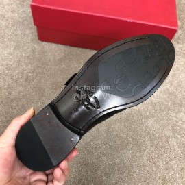 Ferragamo Calf Leather Metal Buckle Casual Shoes For Men Black