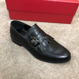 Ferragamo Calf Leather Metal Buckle Casual Shoes For Men Black