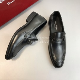 Ferragamo Classic Calf Leather Business Shoes For Men Black