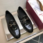 Ferragamo Black Calf Leather Gancini Buckle Shoes For Men 