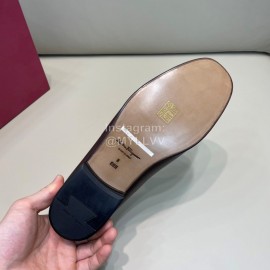 Ferragamo Cowhide Gancini Buckle Shoes For Men 