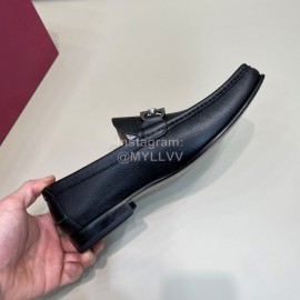 Ferragamo Cowhide Gancini Buckle Shoes For Men Black