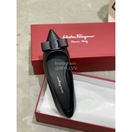 Salvatore Ferragamo Fashion Bow Pointed Shoes For Women Black