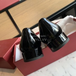 Salvatore Ferragamo Smooth Patent Leather Square Head Shoes For Women Black