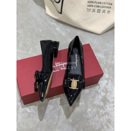 Salvatore Ferragamo Fashion Patent Leather Pointed Shoes For Women Black