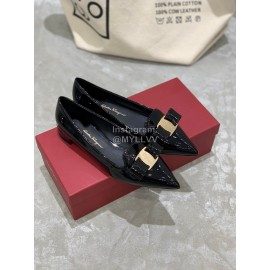 Salvatore Ferragamo Fashion Patent Leather Pointed Shoes For Women Black