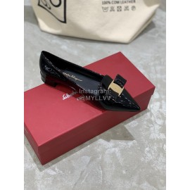 Salvatore Ferragamo Fashion Patent Leather Pointed Shoes For Women Black