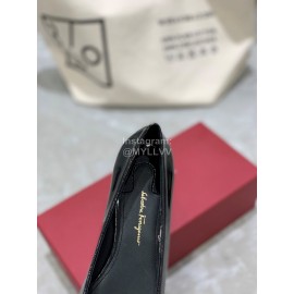 Salvatore Ferragamo Fashion Patent Leather Pointed Shoes For Women Black