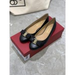 Salvatore Ferragamo Classic Bow Calf Shoes For Women Black