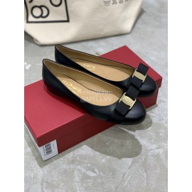 Salvatore Ferragamo Classic Bow Calf Shoes For Women Black