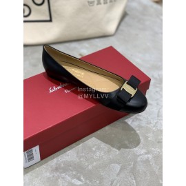 Salvatore Ferragamo Classic Bow Calf Shoes For Women Black