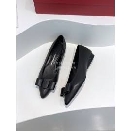 Ferragamo Viva Bow Sheepskin Pointed Ballet Shoes For Women Black