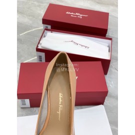 Ferragamo Fashion Gancini Buckle Patent Leather High Heels For Women Apricot 
